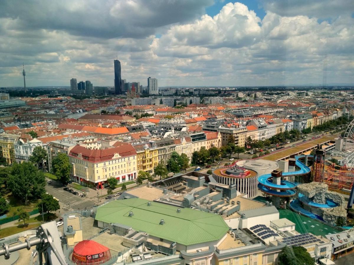 Center ! 3 Stops Away From The Center Of Vienna! 外观 照片