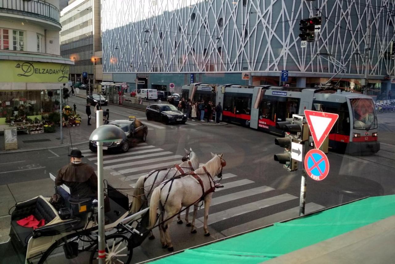Center ! 3 Stops Away From The Center Of Vienna! 外观 照片
