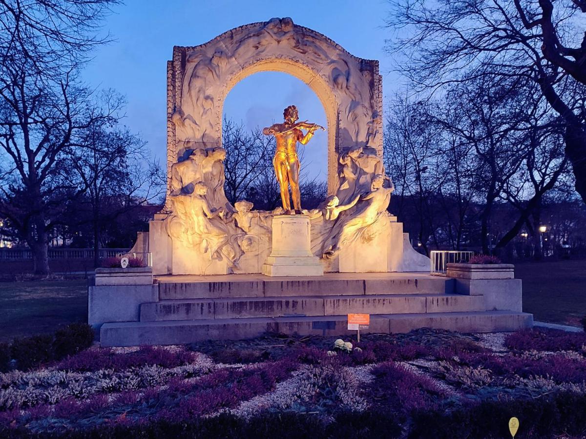 Center ! 3 Stops Away From The Center Of Vienna! 外观 照片